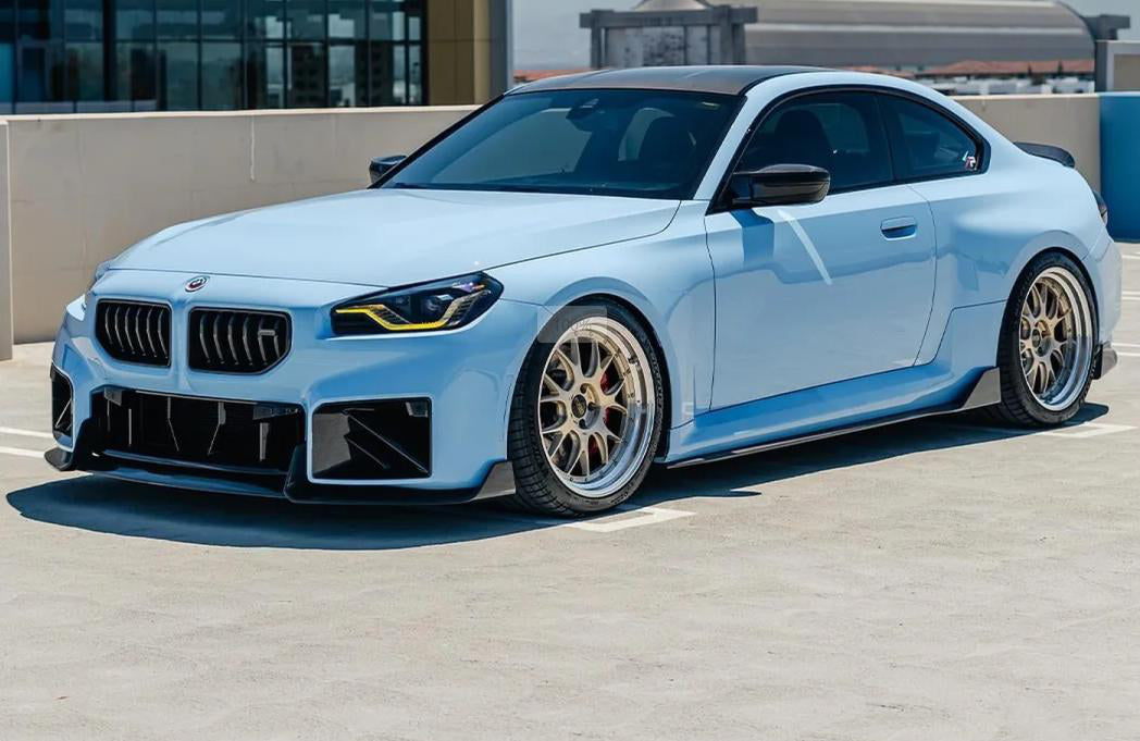 AD Type Grille in dry carbon fiber for the BMW G87 M2, fitted