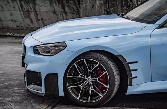 MP Type Front Fenders Trim in dry carbon fiber for the BMW G87 M2, fitted
