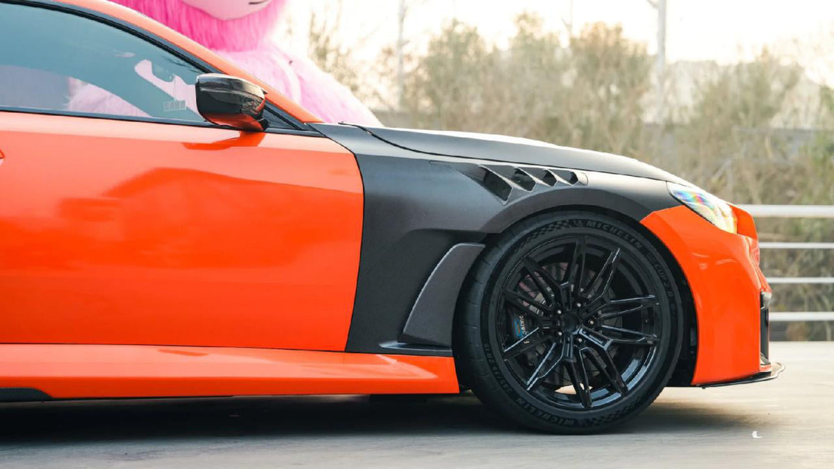N Type Front Fender (With Lining) in dry carbon fiber for the BMW G87 M2, fitted