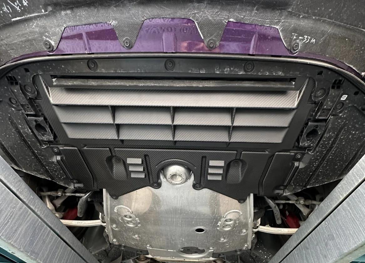 Vented Oil Cooler Cover in dry carbon fiber for the BMW G87 M2, fitted